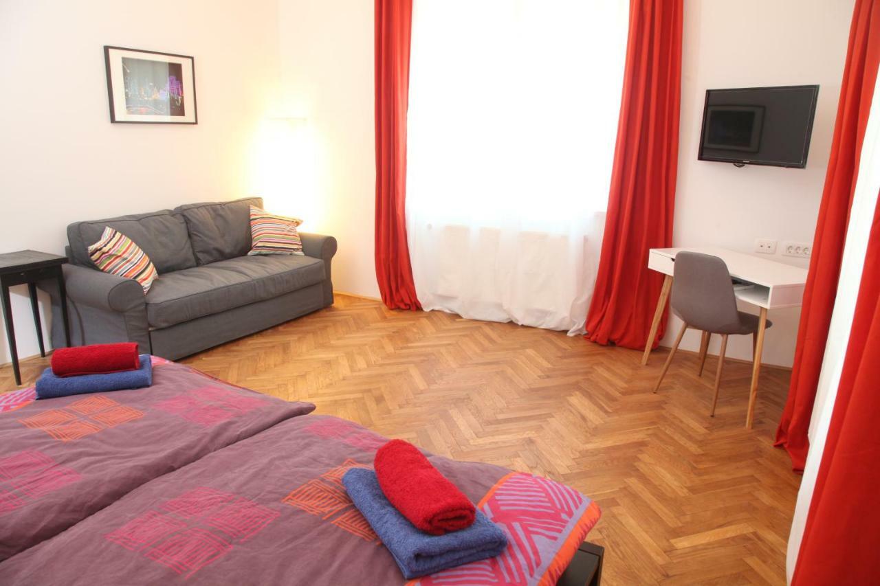 Writer'S Place Hotel Ljubljana Buitenkant foto