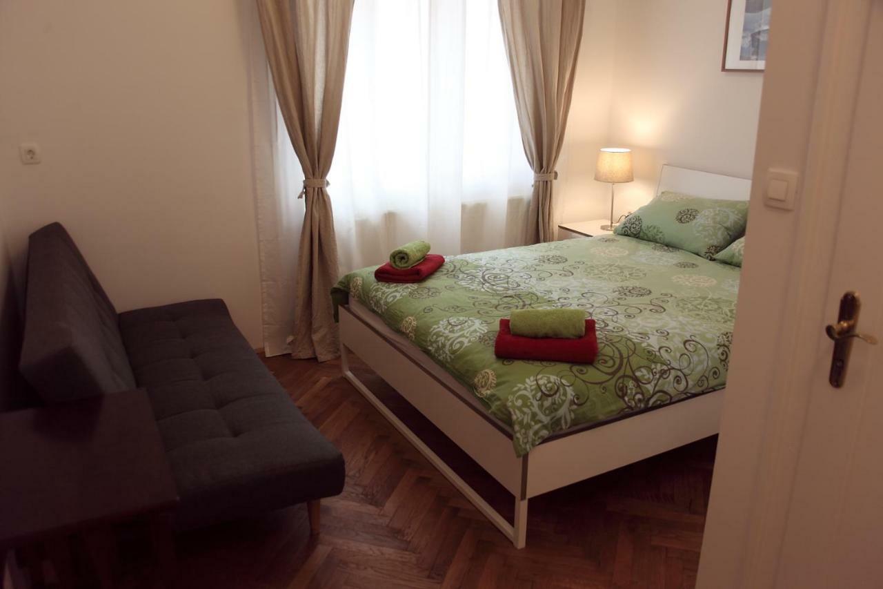 Writer'S Place Hotel Ljubljana Buitenkant foto