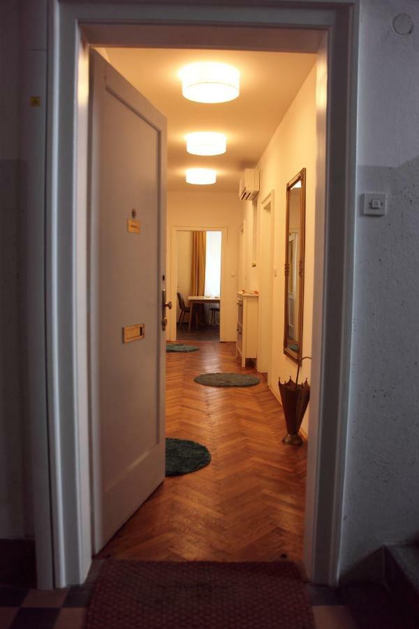 Writer'S Place Hotel Ljubljana Buitenkant foto